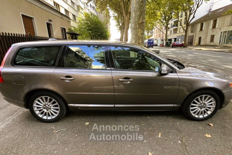 Volvo V70 II (2) 2.4 D5 185 MOMENTUM GEARTRONIC *1ère main, dossier complet* - <small></small> 11.690 € <small>TTC</small> - #9