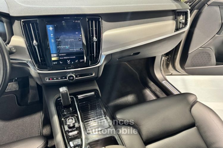 Volvo V90 II T8 AWD Recharge 303 + 87ch R-Design Expression Geartronic - <small></small> 42.500 € <small></small> - #13