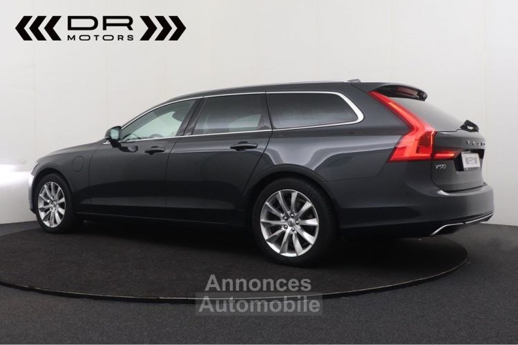 Volvo V90 T8 PLUG-IN - 46gr CO2 MOMENTUM LEDER NAVI - <small></small> 27.995 € <small>TTC</small> - #5