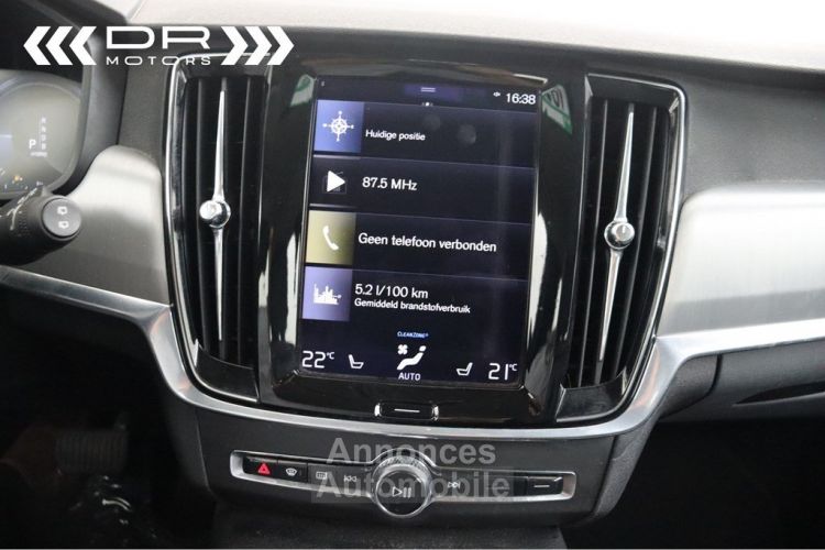 Volvo V90 T8 PLUG-IN - 46gr CO2 MOMENTUM LEDER NAVI - <small></small> 27.995 € <small>TTC</small> - #17