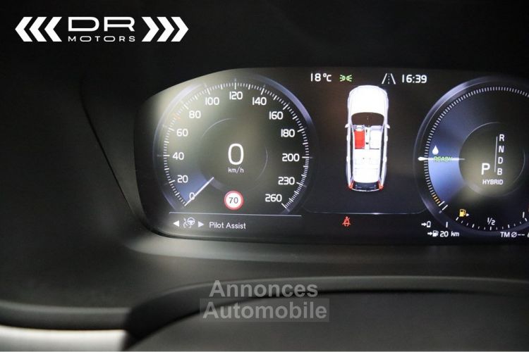 Volvo V90 T8 PLUG-IN - 46gr CO2 MOMENTUM LEDER NAVI - <small></small> 27.995 € <small>TTC</small> - #33