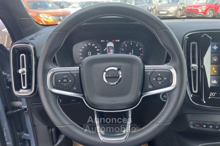 Volvo XC40 T2 129ch R-Design Geartronic 8 - <small></small> 24.690 € <small>TTC</small> - #14