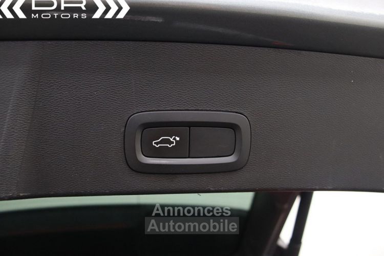 Volvo XC40 T3 MOMENTUM CORE - HARMAN KARDON MIRROR LINK NAVI LED - <small></small> 22.495 € <small>TTC</small> - #45