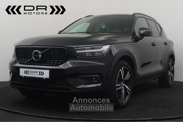 Volvo XC40 T4 RECHARGE GEARTRONIC R DESIGN - NAVI LED PANODAK HARMAN KARDON - <small></small> 28.995 € <small>TTC</small> - #1