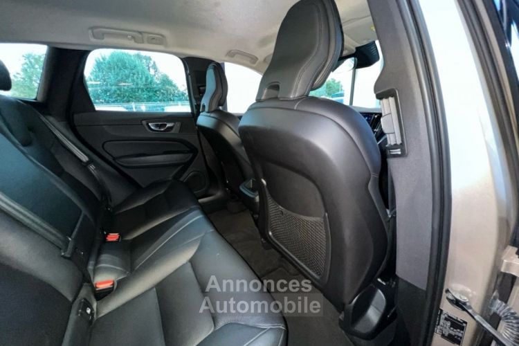 Volvo XC60 B4 197CH PLUS STYLE DARK GEARTRONIC - <small></small> 38.490 € <small>TTC</small> - #15