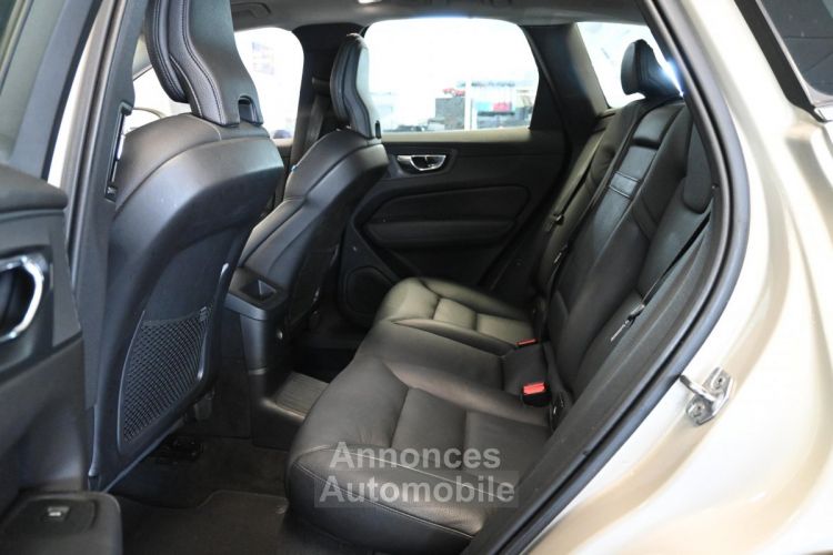 Volvo XC60 T8 Twin Engine 303 ch + 87 ch Geartronic 8 Momentum - <small></small> 23.996 € <small>TTC</small> - #9