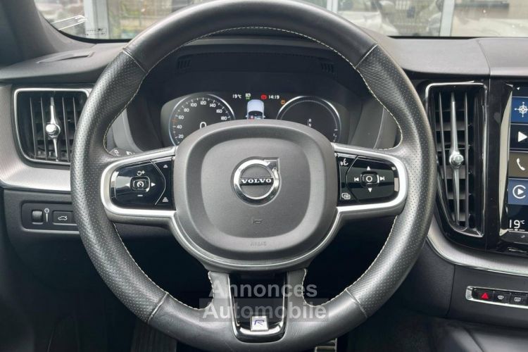 Volvo XC60 T8 Twin Engine 303 ch + 87 ch Geartronic 8 R-Design - <small></small> 35.900 € <small>TTC</small> - #7