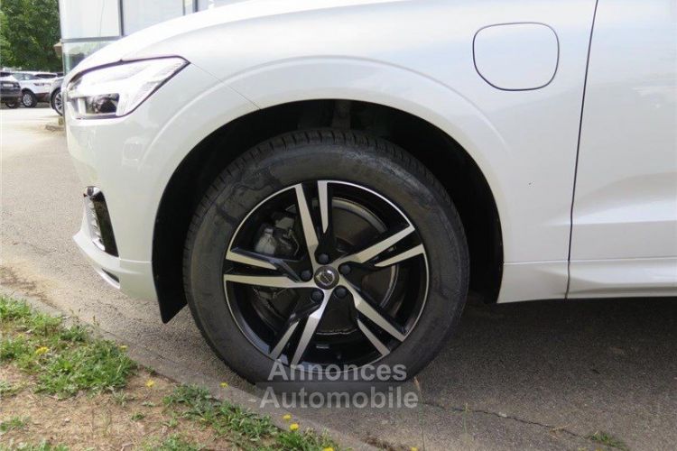 Volvo XC60 T8 Twin Engine 303 ch + 87 ch Geartronic 8 R-Design - <small></small> 39.900 € <small>TTC</small> - #4