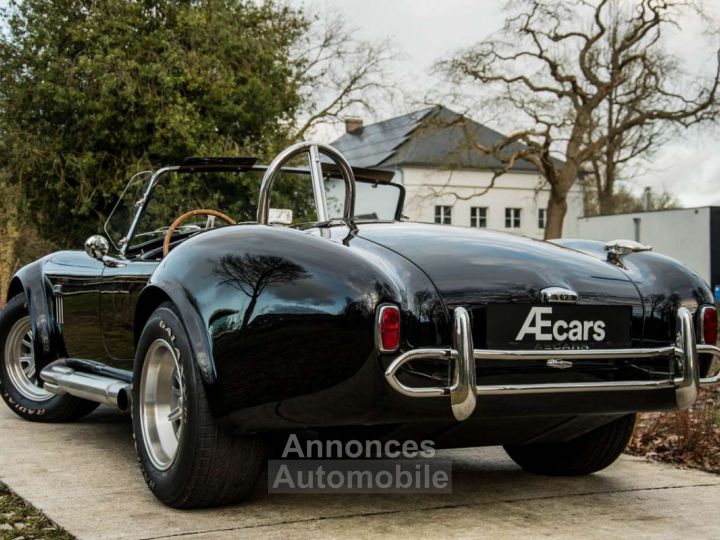 AC Cobra SUPERFORMANCE III 427 700 HP V8 4 SPEED - 3