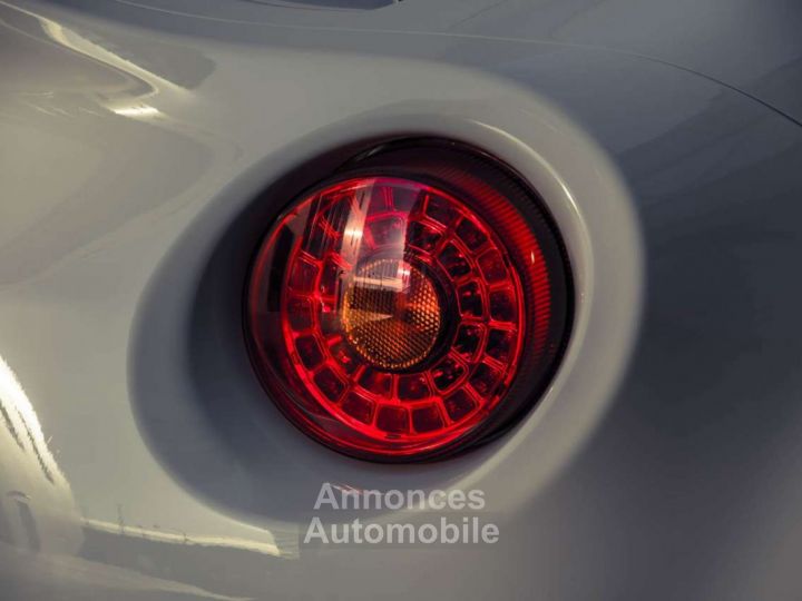 Alfa Romeo 4C - 11