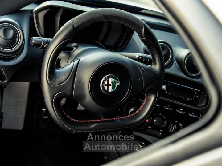 Alfa Romeo 4C - 13