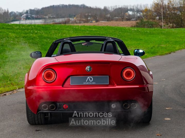 Alfa Romeo 8C - 8