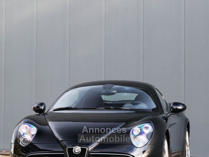 Alfa Romeo 8C Competizione 4.7-liter V8 engine 450 HP - 16