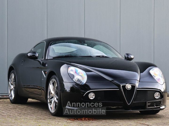 Alfa Romeo 8C Competizione 4.7-liter V8 engine 450 HP - 21