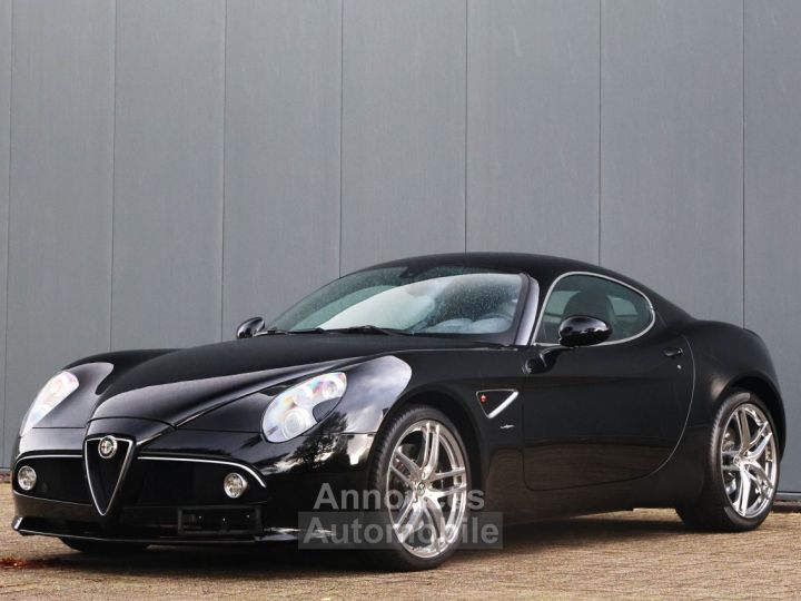 Alfa Romeo 8C Competizione 4.7-liter V8 engine 450 HP - 23