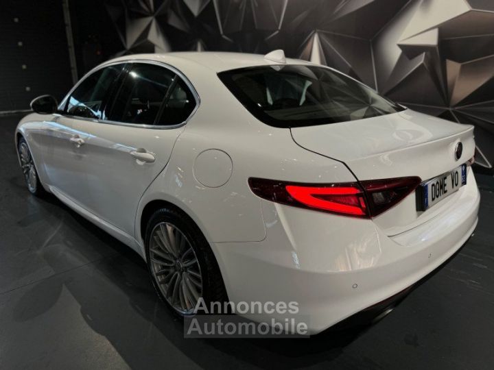 Alfa Romeo Giulia 2.0 TB 200CH AT8 - 4