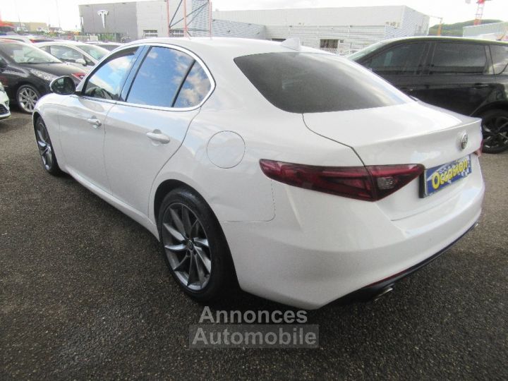 Alfa Romeo Giulia 2.2 180 ch AT8 Lusso - 6