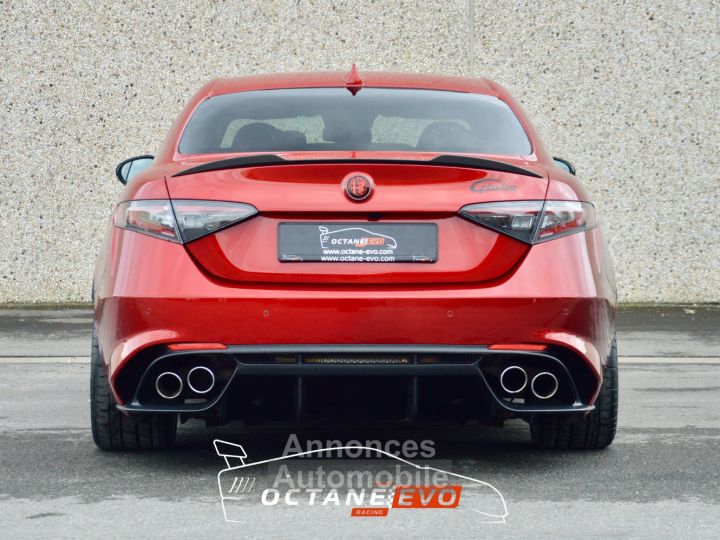 Alfa Romeo Giulia Quadrifoglio - 4