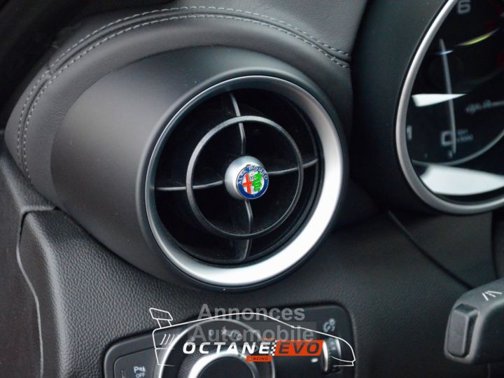 Alfa Romeo Giulia Quadrifoglio - 29