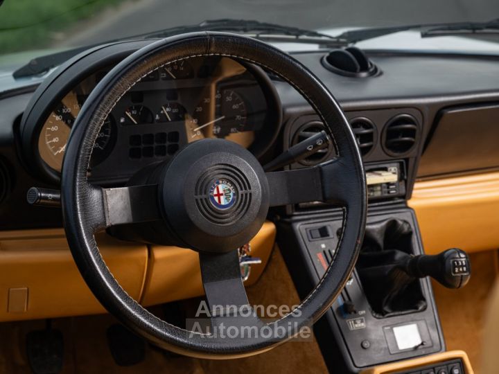 Alfa Romeo Spider 2.0 i avec Hardtop - 15