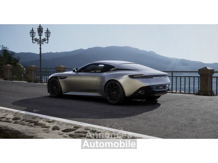 Aston Martin DB12 DB 12 COUPE - SIGNATURE METALLIC CARBON CERAMIC BRAKES BOWERS & WILKINS ON STOCK - 4