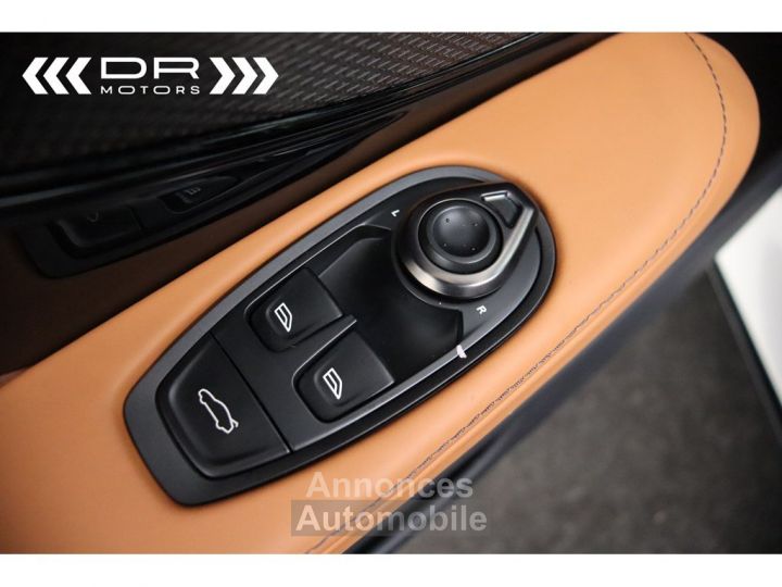 Aston Martin DB12 DB 12 VOLANTE - NEW ON STOCK FULL OPTION - 35