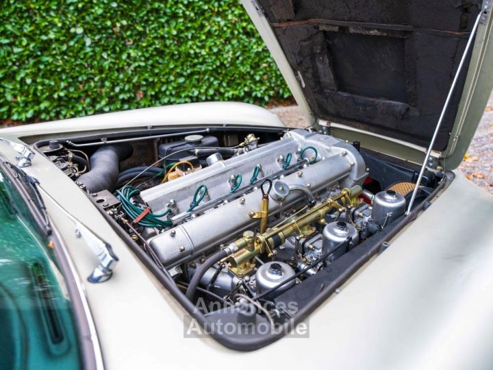 Aston Martin DB6 MK1 - 11