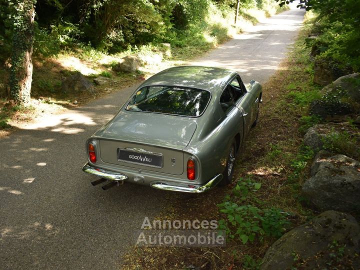 Aston Martin DB6 Vantage Mk I - 2