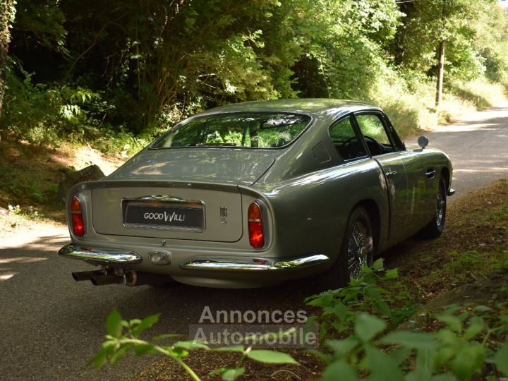 Aston Martin DB6 Vantage Mk I - 23