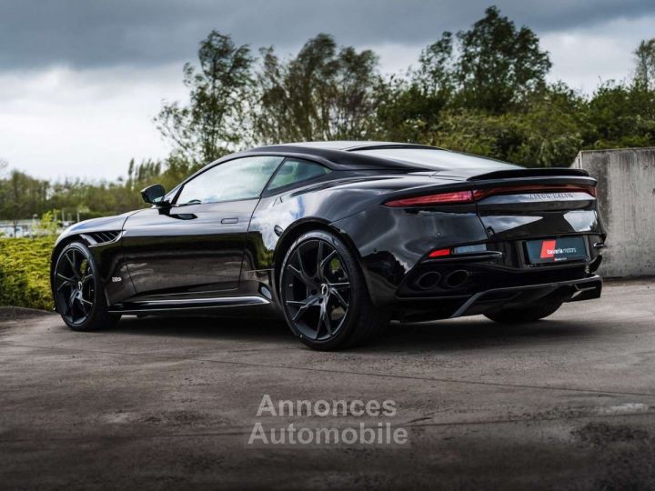 Aston Martin DBS Superleggera Onyx Black Carbon 360° - 11