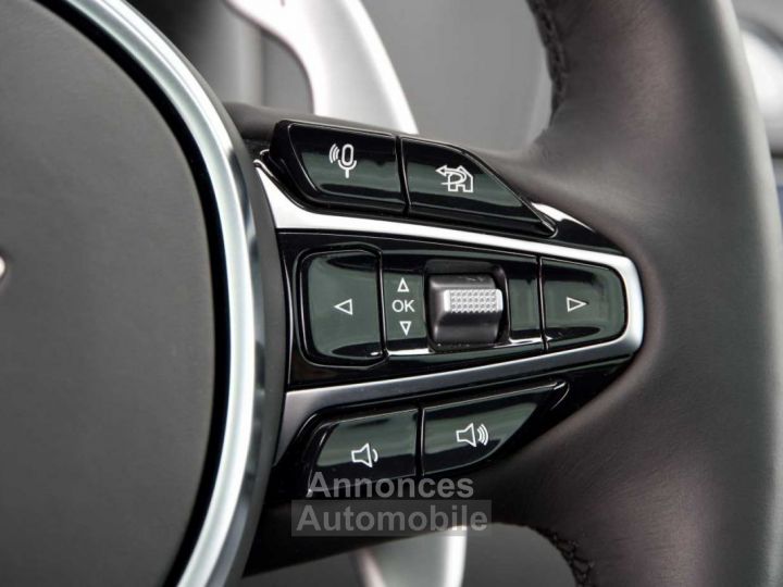 Aston Martin DBX V8 Panorama 22' Keyless Paint to Sample - 22