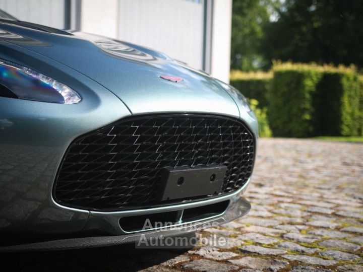Aston Martin V12 Vantage - 14