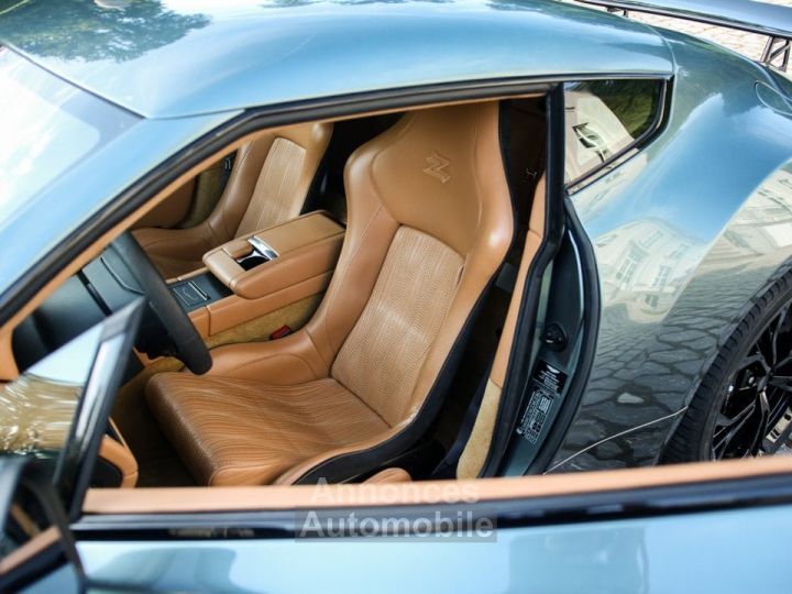 Aston Martin V12 Vantage - 29