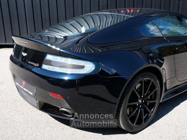 Aston Martin V12 Vantage S - 10