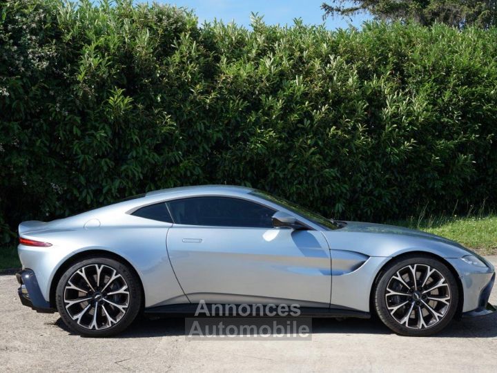 Aston Martin V8 Vantage V8 Vantage 4.0 - 510ch - Entretien Exclusif Aston Martin – Excellent Etat – Skyfall Silver – Caméra 360° - Sièges Sport à Mémoire – Volant Sport En Cu - 4