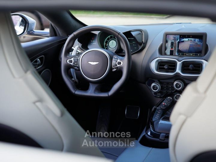 Aston Martin V8 Vantage V8 Vantage 4.0 - 510ch - Entretien Exclusif Aston Martin – Excellent Etat – Skyfall Silver – Caméra 360° - Sièges Sport à mémoire – Volant Sport en cu - 46