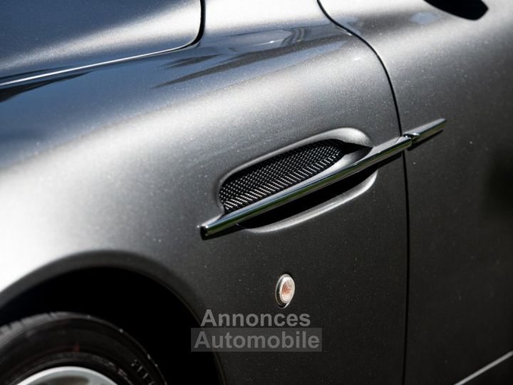 Aston Martin Vanquish - 12