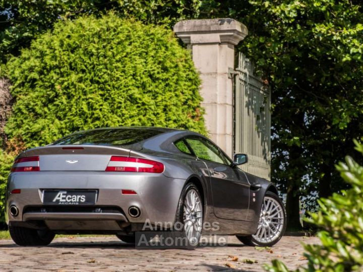 Aston Martin Vantage  - 4