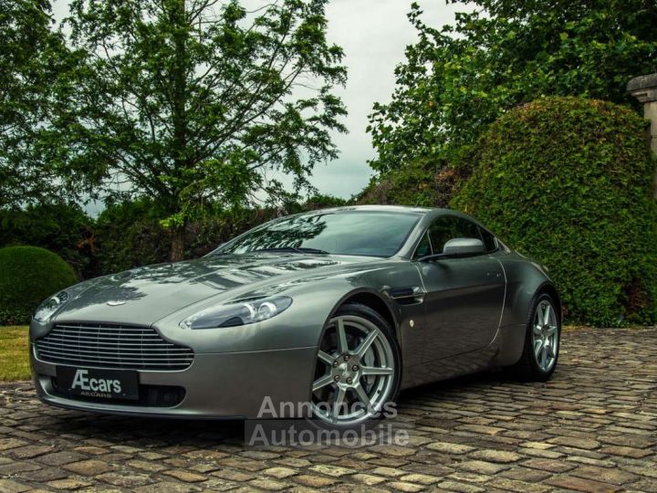 Aston Martin Vantage - 2