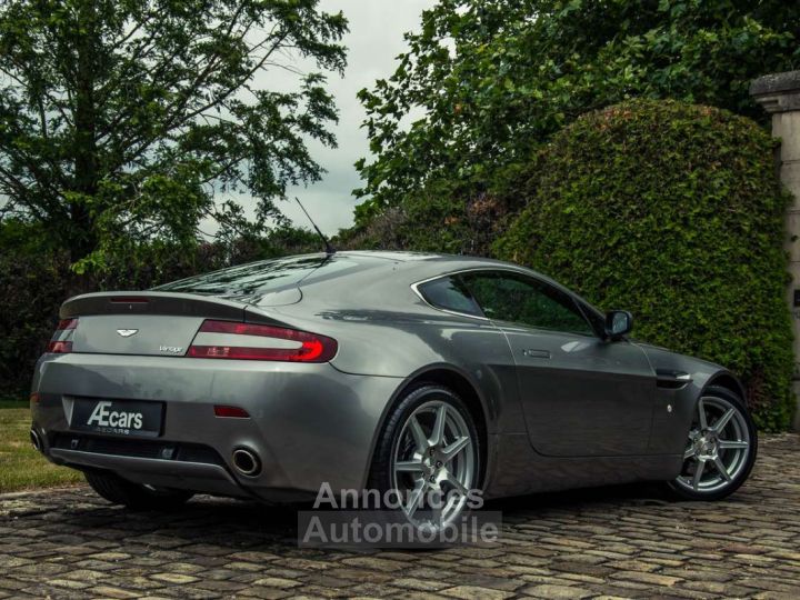 Aston Martin Vantage - 3
