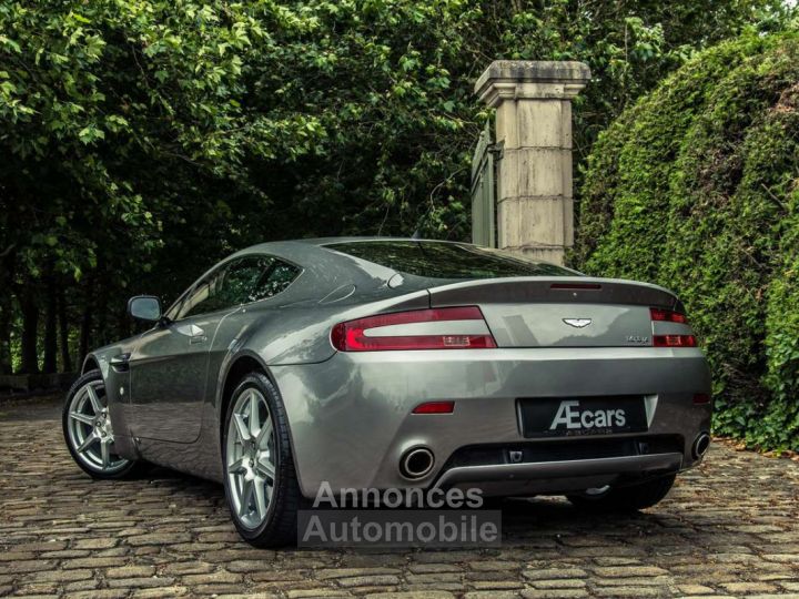 Aston Martin Vantage - 6