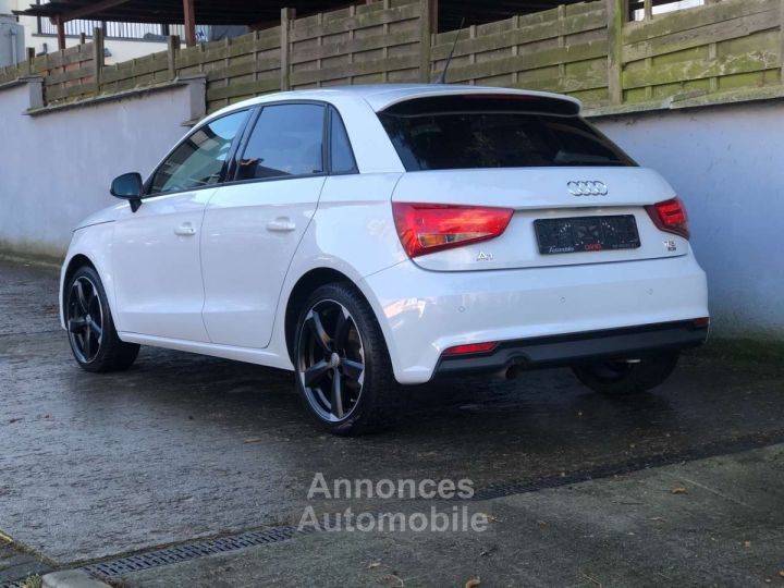 Audi A1 Sportback 1.0 TFSI Ultra Design - 3