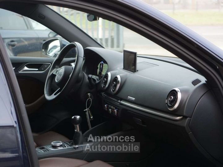 Audi A3 1.5 TFSI S-LINE COCKPIT NAVI XENON 1ER MAIN CARNET - 11