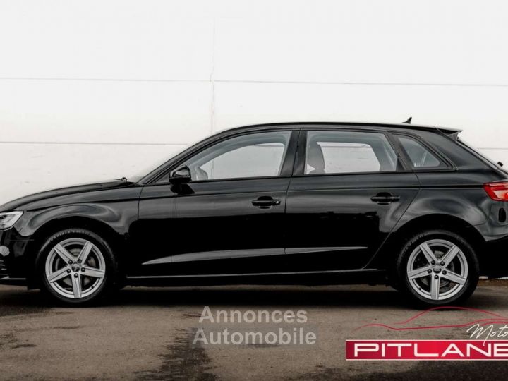 Audi A3 30 TDi S-TRONIC CUIR SIEGES CHAUFFANT LED ! - 2