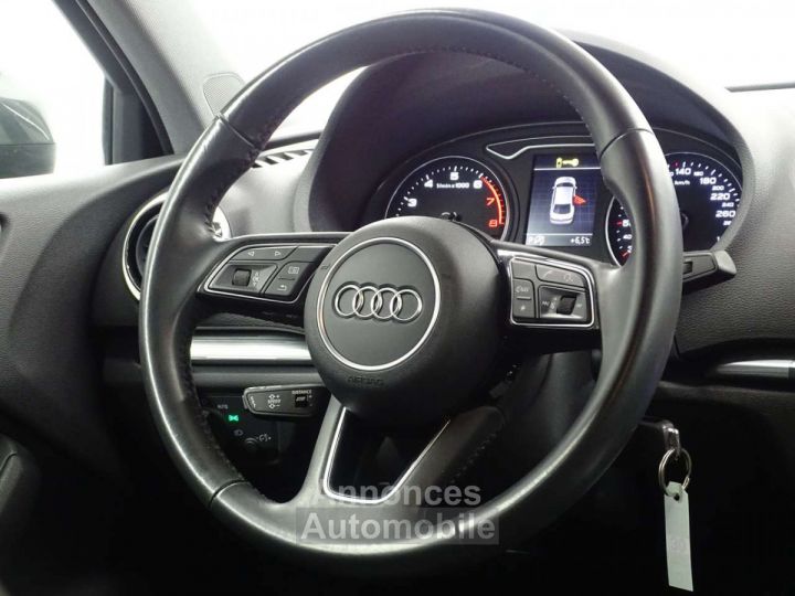 Audi A3 30TFSI Sedan Sportline - 6