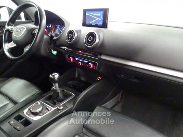 Audi A3 Cabriolet 2.0TDi 150 Sline - 11