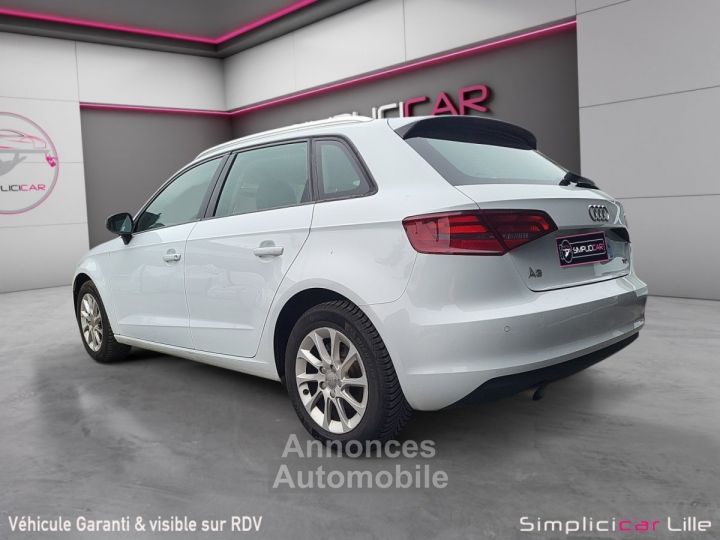 Audi A3 Sportback 1.6 TDI 105 Ambiente - 3