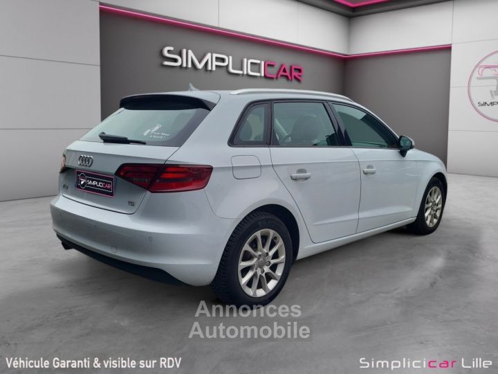 Audi A3 Sportback 1.6 TDI 105 Ambiente - 4