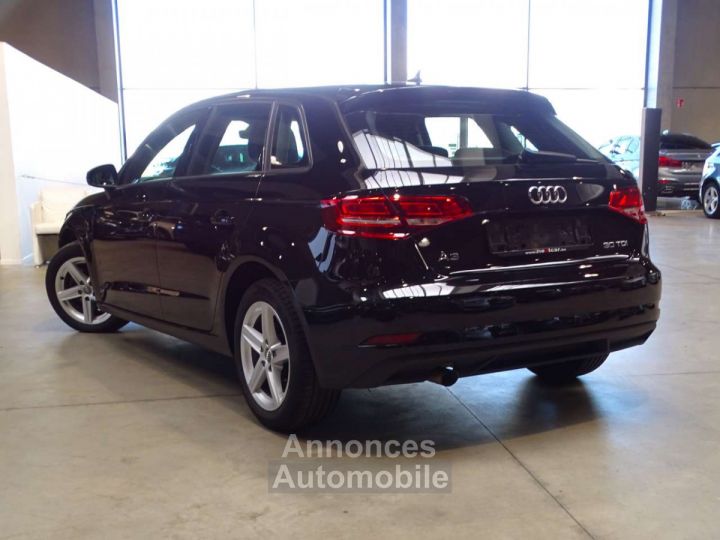 Audi A3 Sportback 30TDi STronic - 4