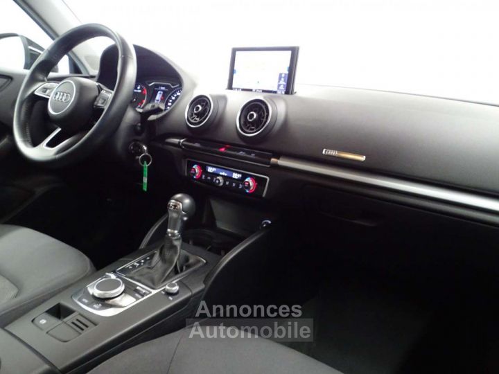 Audi A3 Sportback 30TDi STronic - 8